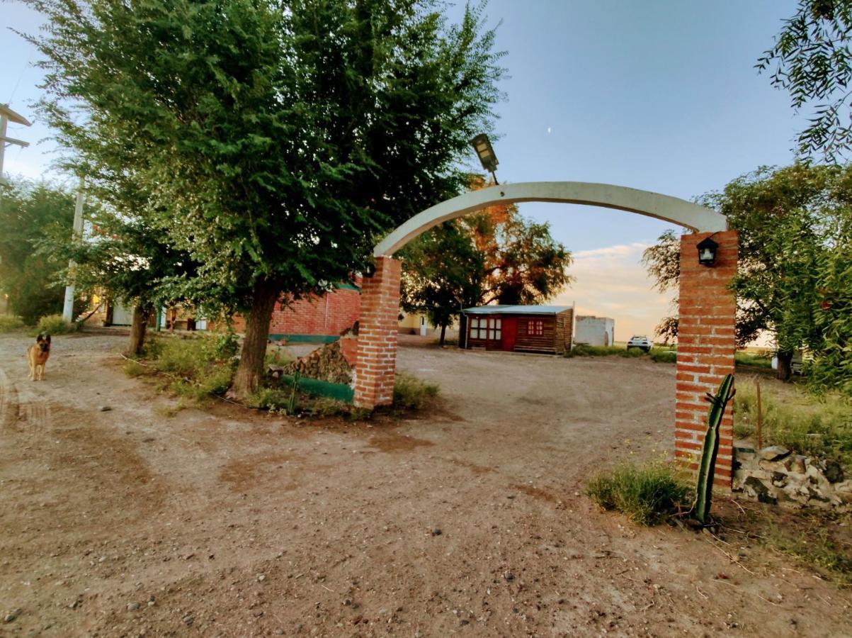 Hotel Juanita Puelches Buitenkant foto